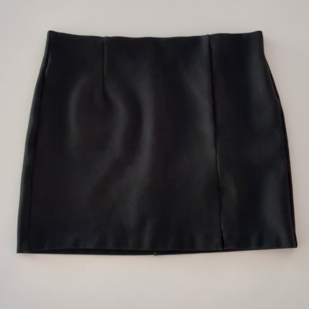 Short black skirt